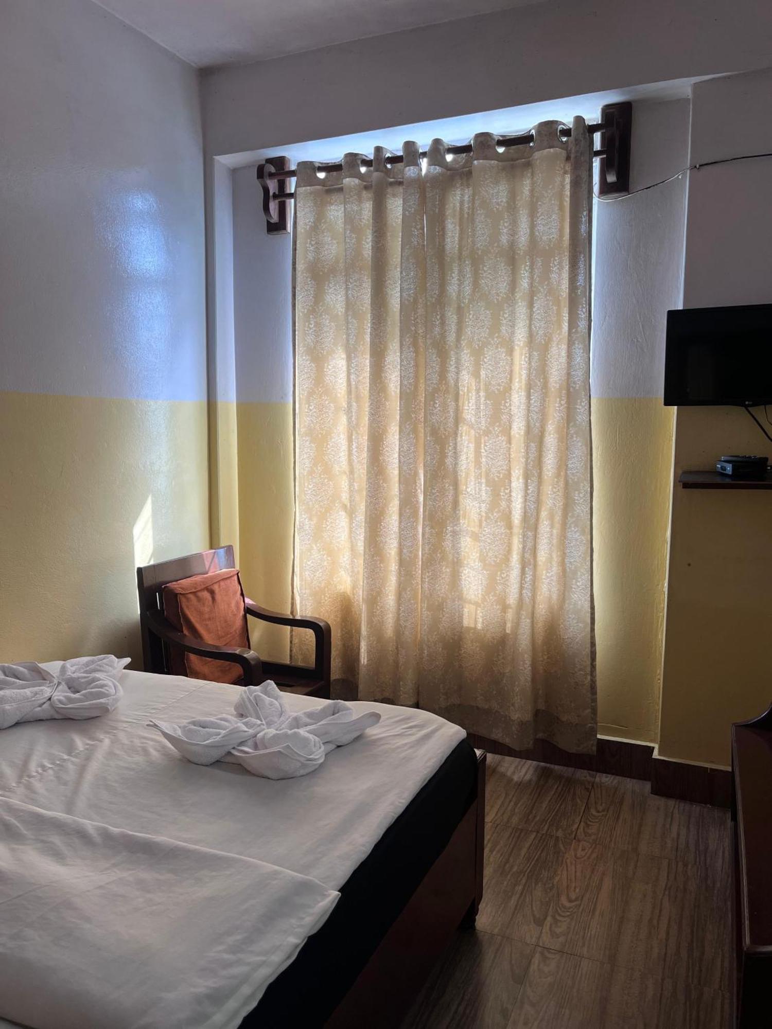 Jn Hotel Kohima Buitenkant foto